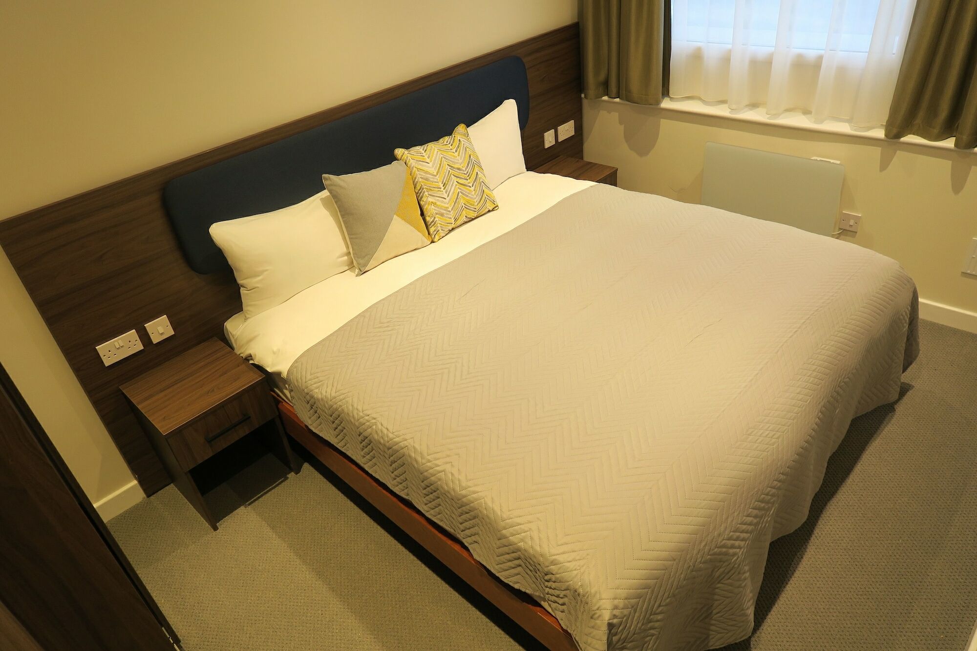 Clarence House码头公寓*